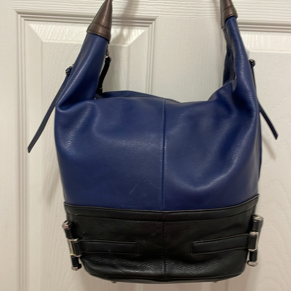 Vintage~Leather~navy blue & black Handbag/purse ~ B MAKOWSKY ~ hobo style ~ EUC